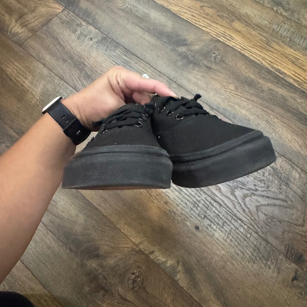 Vans Authentic Triple Black Canvas Low Top Sneakers Womens 6.5 Skate Shoes - Picture 3 of 9
